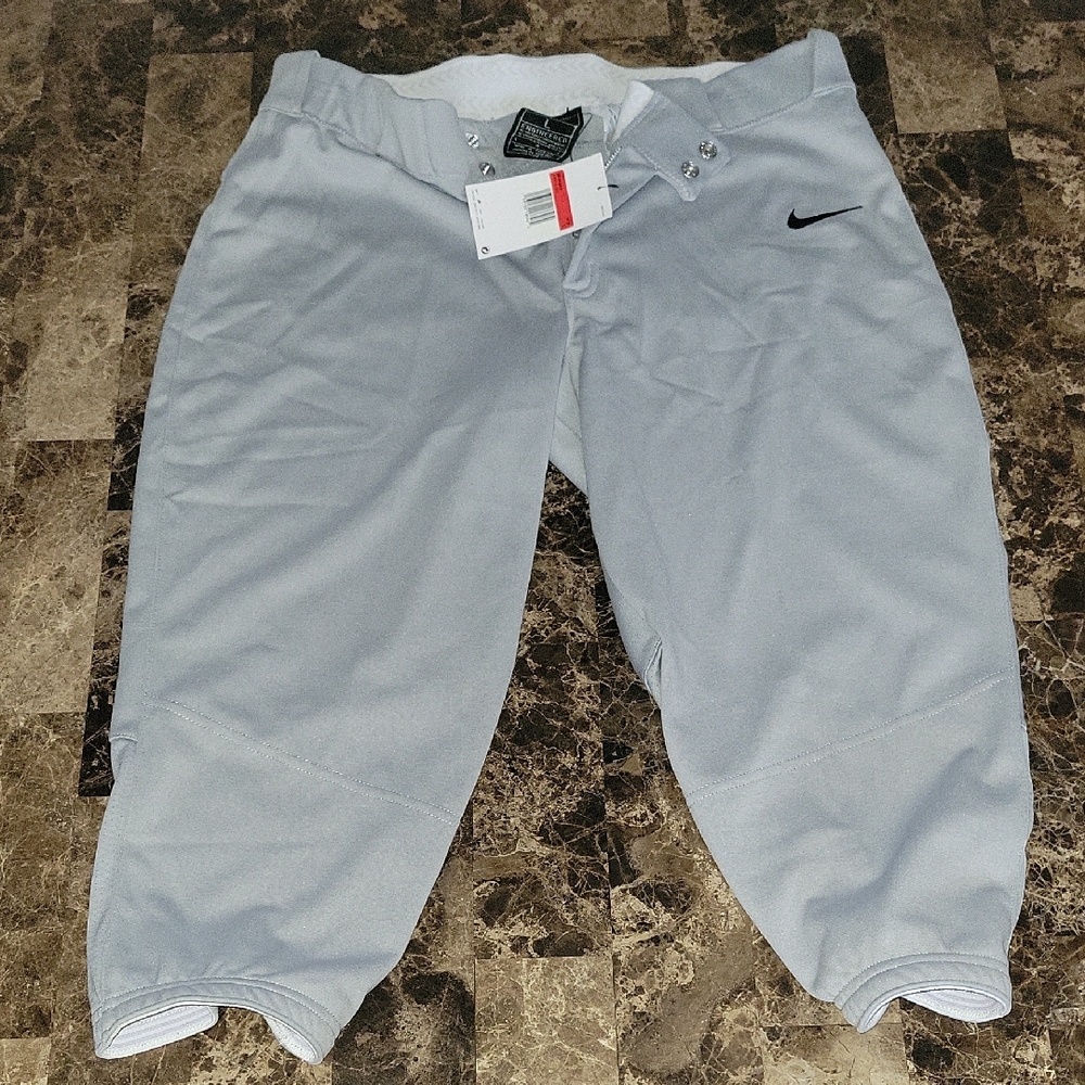 Women's Nike Light Gray Sports 3/4 Pants